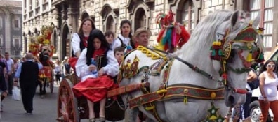 La sfilata equestre «Catania a Cavallo» dal Porto a Villa Bellini e ritorno